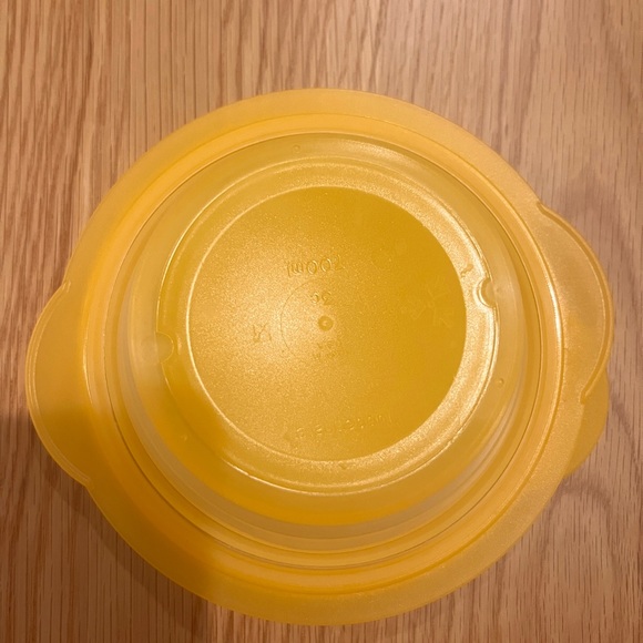 Tupperware Collapsible Bowl Set Of 2 Yellow 5452-A1 5452A-7 3 Cup/700ml. 3 Lids - Picture 4 of 5